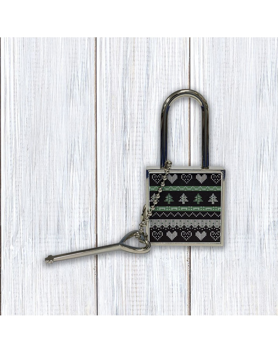 Комод с замком и ключом