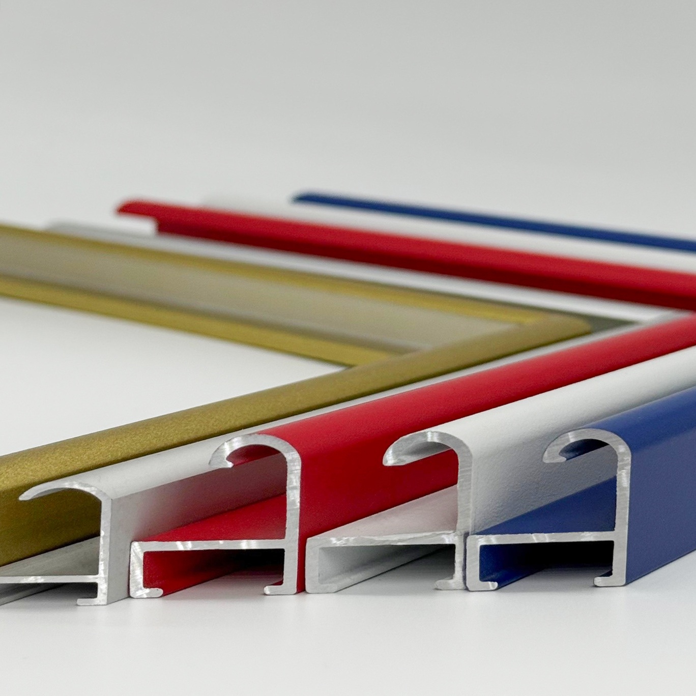 Металлический багет